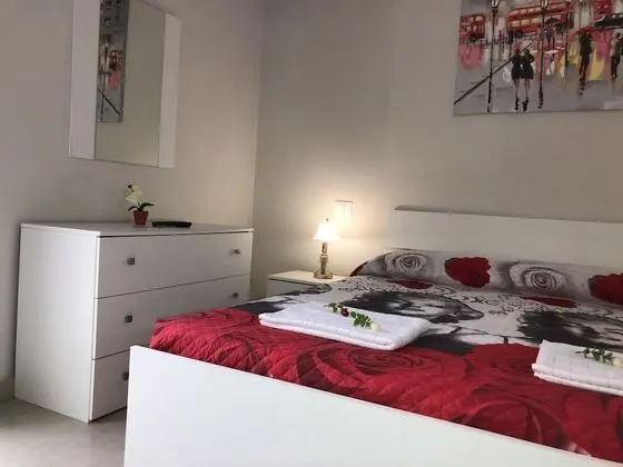 Standard Tek Büyük Yataklı Oda