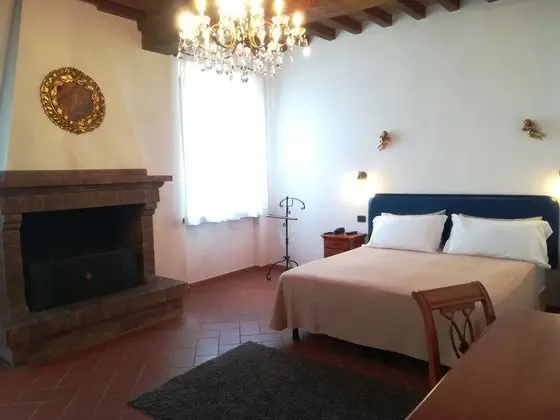 Büyük Yataklı Tek Kişilik Oda