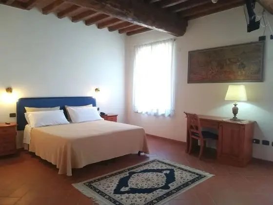 Büyük Yataklı Tek Kişilik Oda