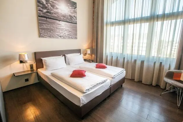 Comfort Tek Büyük Yataklı Oda