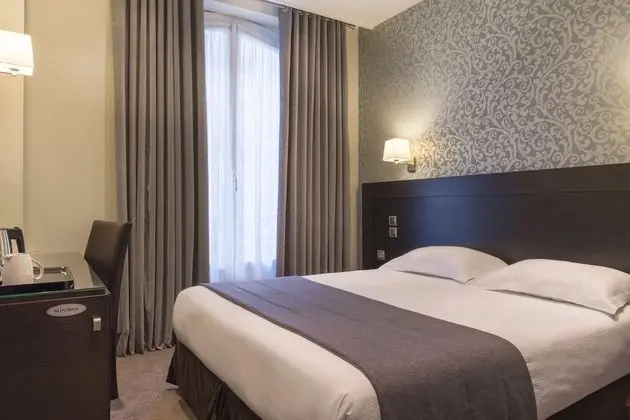 Standard Tek Büyük Yataklı Oda