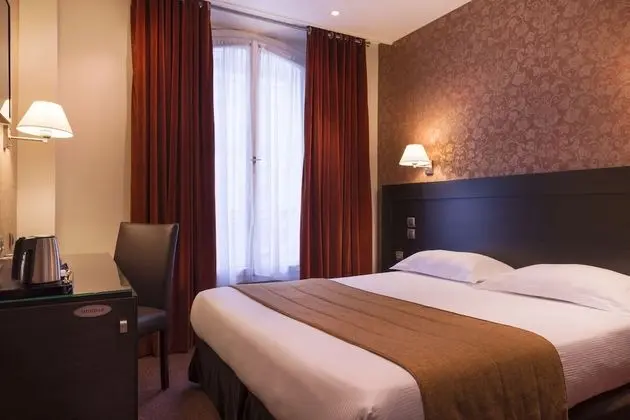 Standard Tek Büyük Yataklı Oda