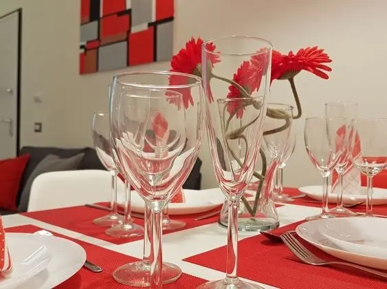 Apart Daire, 2 Yatak Odası, Teras, Avlu Manzaralı