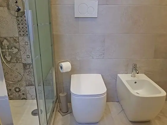 Apart Daire, 2 Yatak Odası, Teras, Avlu Manzaralı