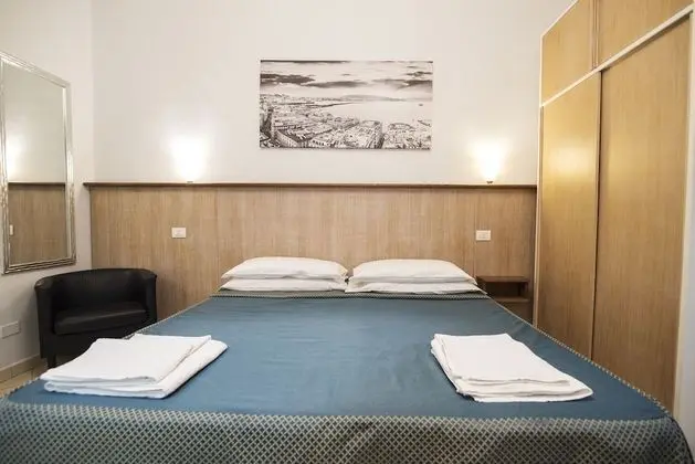 Basic Tek Büyük Yataklı Oda, 1 Büyük (Queen) Boy Yatak