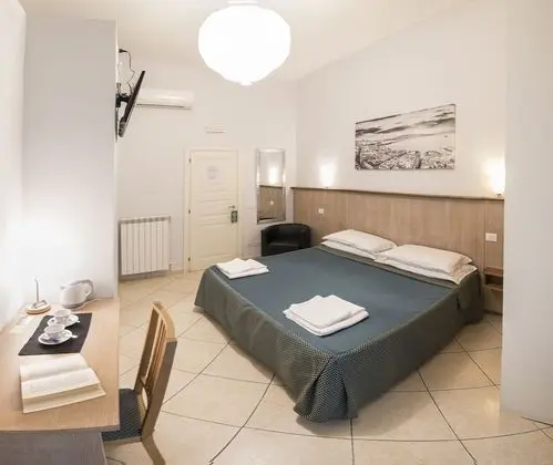 Basic Tek Büyük Yataklı Oda, 1 Büyük (Queen) Boy Yatak