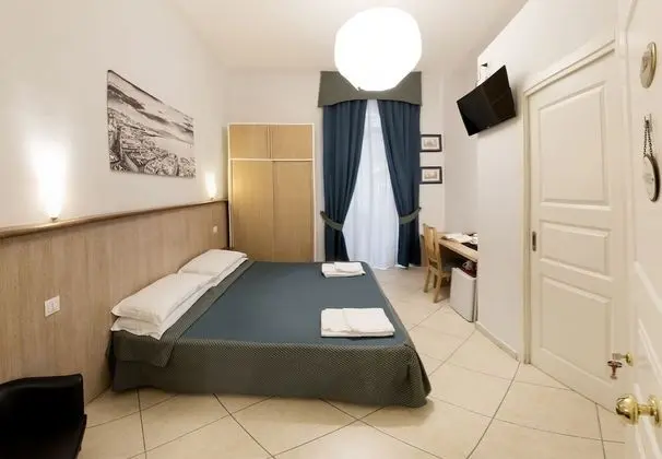 Basic Tek Büyük Yataklı Oda, 1 Büyük (Queen) Boy Yatak