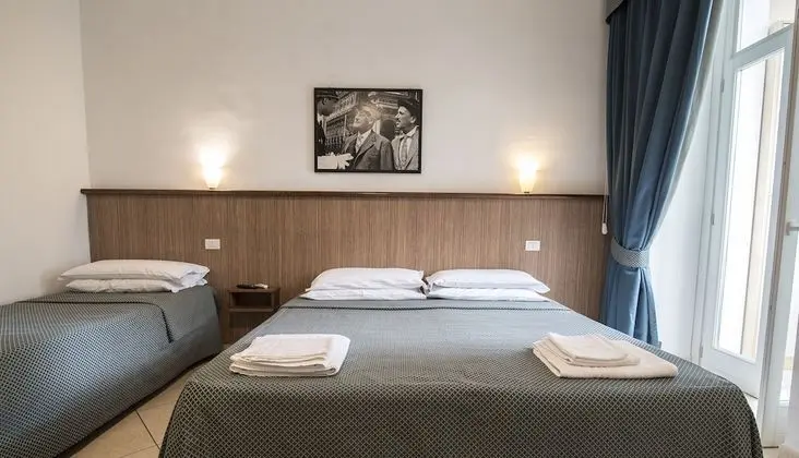 Basic Üç Kişilik Oda, Birden Çok Yatak