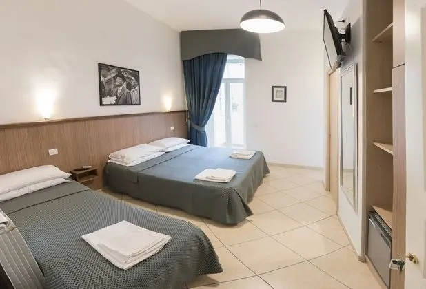 Basic Üç Kişilik Oda, Birden Çok Yatak