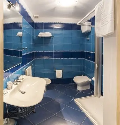 Basic Üç Kişilik Oda, Birden Çok Yatak