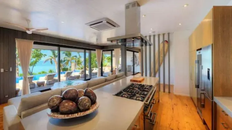 Luxury Villa, 3 Yatak Odası, Plaj Manzaralı, Denize Sıfır