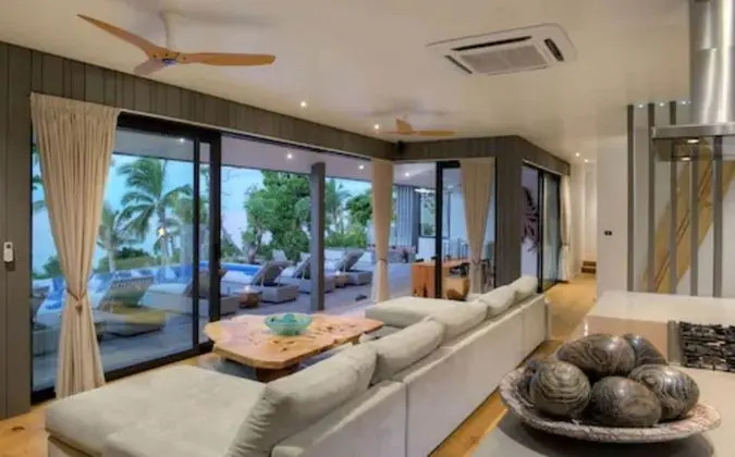 Luxury Villa, 3 Yatak Odası, Plaj Manzaralı, Denize Sıfır