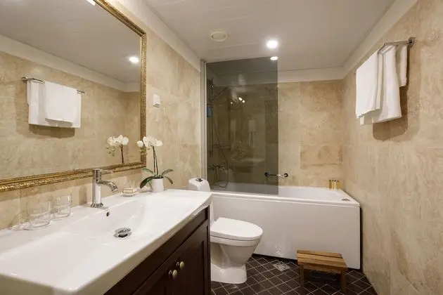 Zen Double Room (Spa Bath)