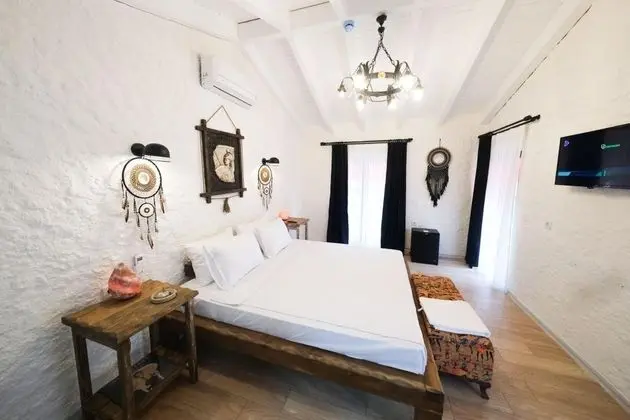 Junior Suite, Sokak Manzaralı, Fransız Balkonlu