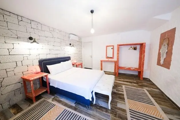 Standart Oda, Sokak Manzaralı