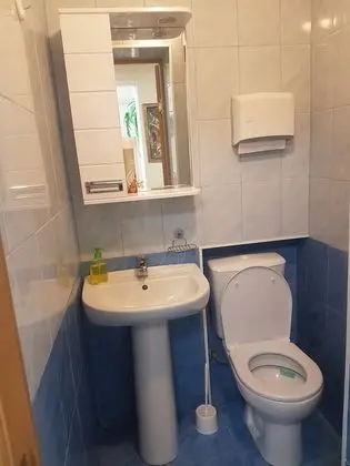 Economy Üç Kişilik Oda, Ortak Banyo