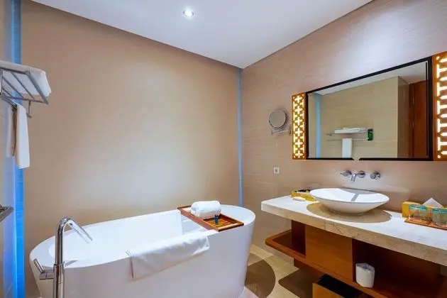 Deluxe Tek Büyük veya İki Ayrı Yataklı Oda, Tepe Manzaralı