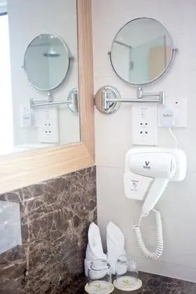 Deluxe Üç Kişilik Oda (Leisure Only)