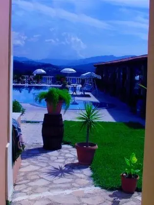 Stüdyo, Havuz Manzaralı