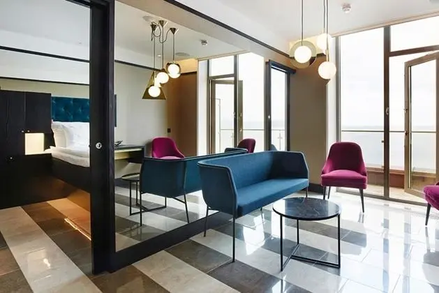 Süit, Balkon, Göl Manzaralı