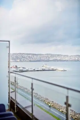 Süit, Balkon, Göl Manzaralı