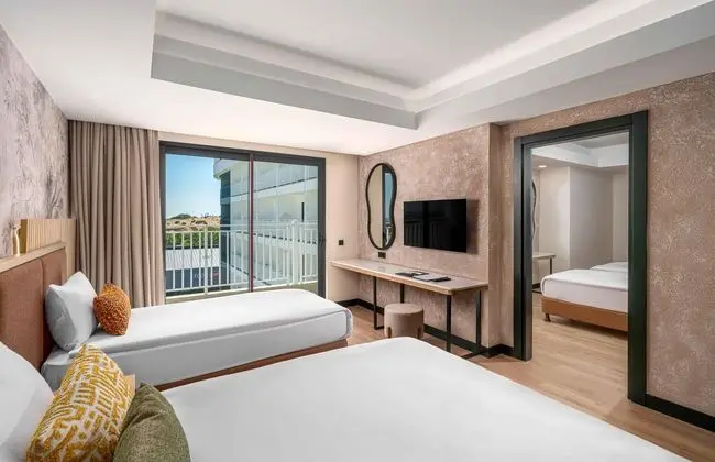 https://images.etstur.com/files/images/hotelImages/TR/220425/l/VOX-MARIS-RESORT-Oda-399887.jpg