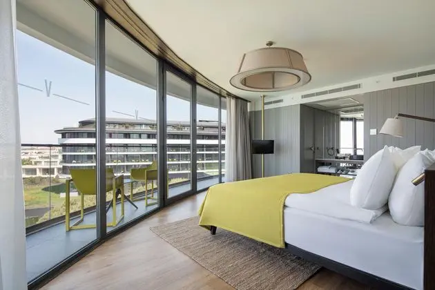 https://images.etstur.com/imgproxy/resize/2560x1440/files/images/hotelImages/etsrooms/53/Voyage_Belek_Golf___Spa_20250725100058_0.jpg