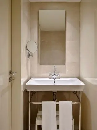 https://images.etstur.com/imgproxy/resize/2560x1440/files/images/hotelImages/etsrooms/31/Voyage_Sorgun_20250724175233_0.jpg