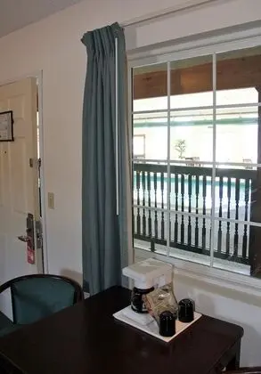 Standard Oda, 2 Çift Kişilik Yatak, Havuz Kenarı