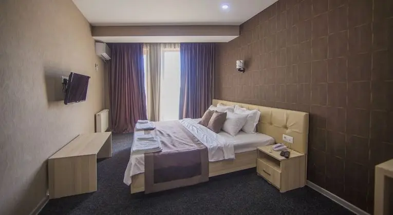 Standard Oda, 1 En Büyük (King) Boy Yatak, Balkon