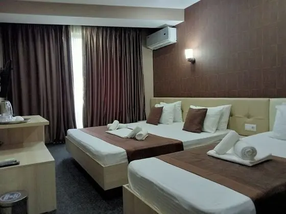 Üç Kişilik Oda, Balkon