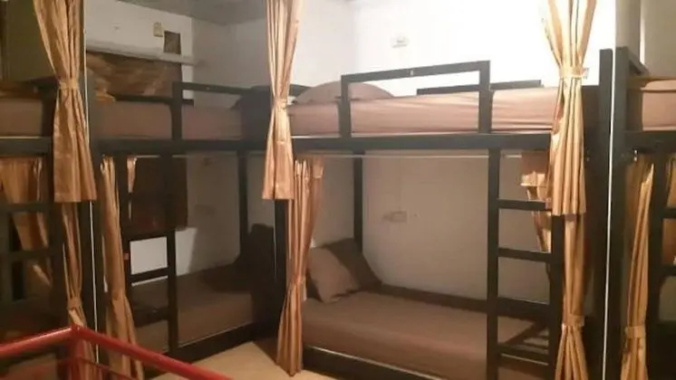 16-Bed Mixed Dormitory