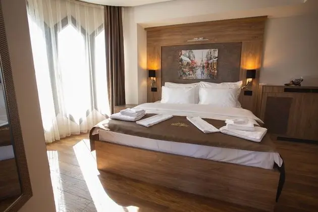 Comfort Tek Büyük veya İki Ayrı Yataklı Oda