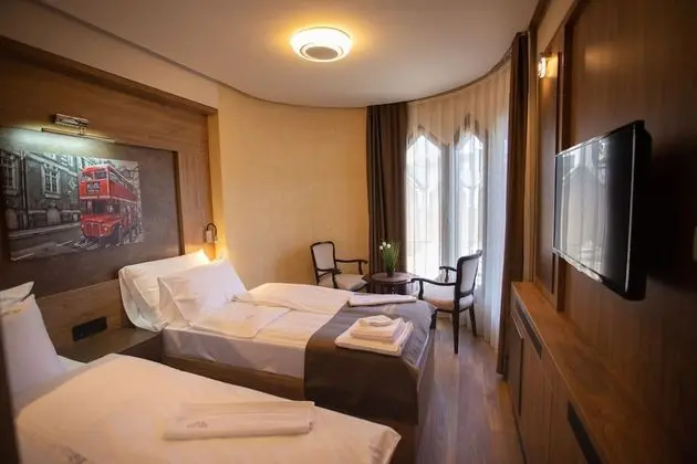 Comfort Tek Büyük veya İki Ayrı Yataklı Oda