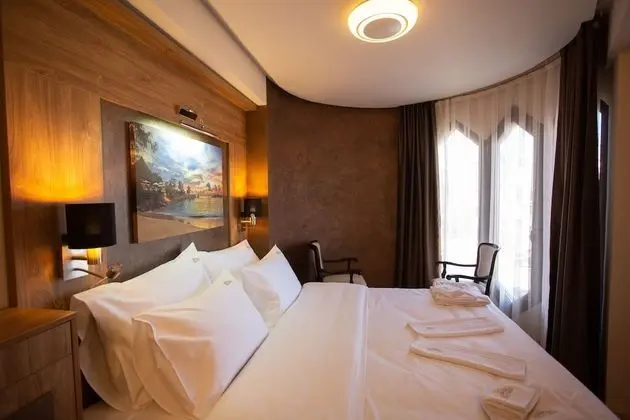 Comfort Tek Büyük veya İki Ayrı Yataklı Oda