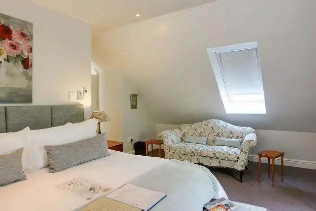 Classic Double Room 4