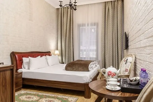 Standard Tek Büyük Yataklı Oda