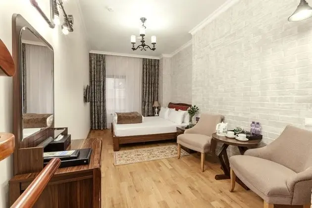 Standard Tek Büyük Yataklı Oda