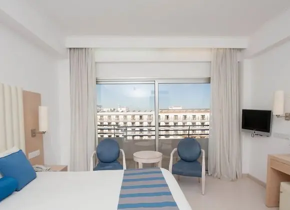 Comfort Tek Büyük veya İki Ayrı Yataklı Oda, 1 Yatak Odası, Balkon, Bahçe Manzaralı