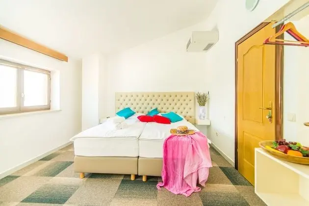 Tek Büyük Yataklı Oda, Balkon, Deniz Manzaralı