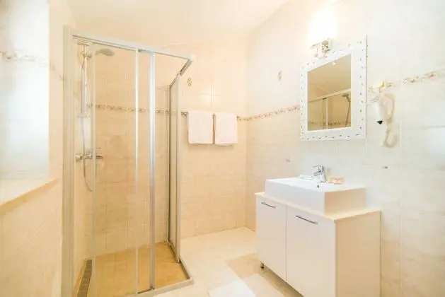 Tek Büyük Yataklı Oda, Balkon, Deniz Manzaralı