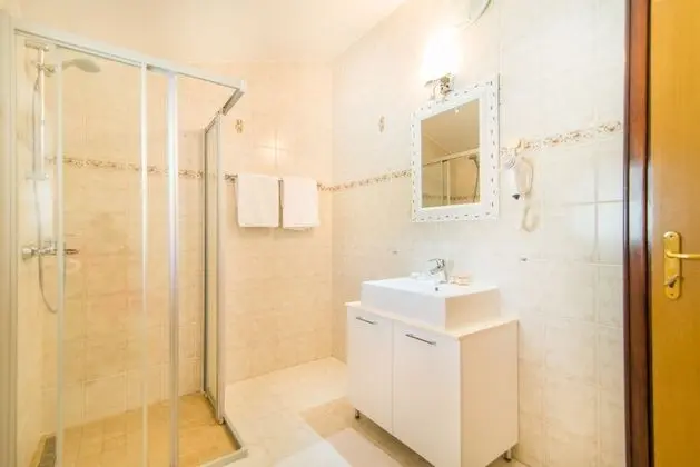 Tek Büyük Yataklı Oda, Balkon, Deniz Manzaralı