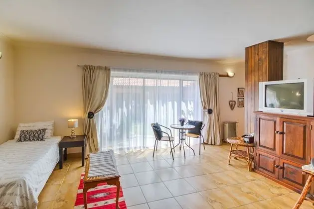 Honeymoon/Penthouse Suite