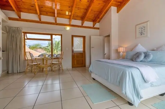 Honeymoon/Penthouse Suite