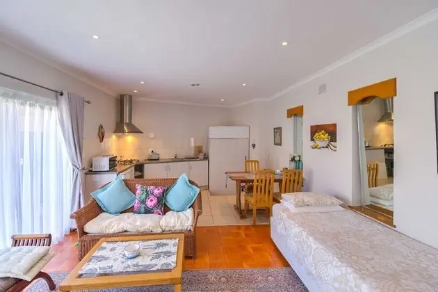 Queen Deluxe Suite
