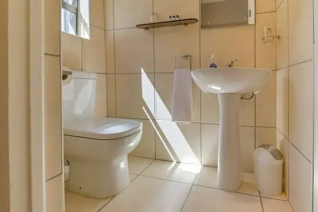 Queen Deluxe Suite