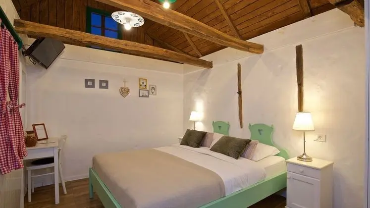 Deluxe Tek Büyük Yataklı Oda, Sauna, Üzüm Asması Manzaralı