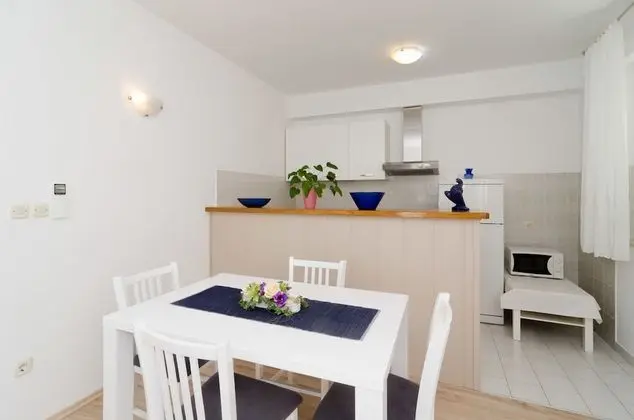 Apartment Vulicevic A1 (free private parking)