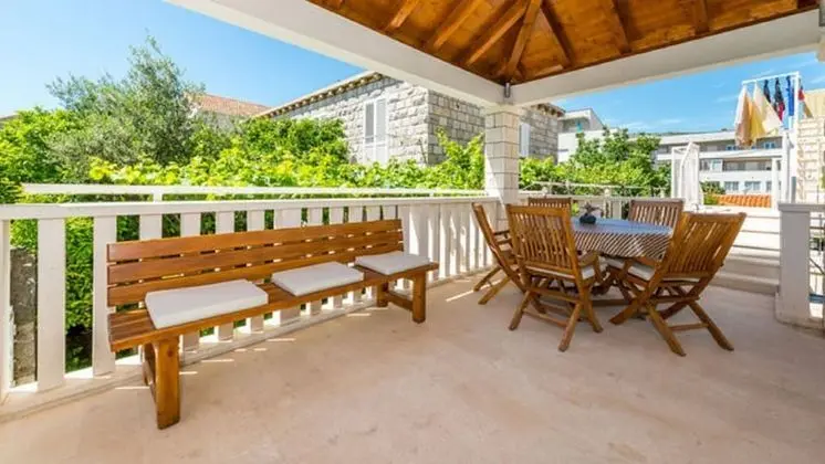 Apartment Vulicevic A1 (free private parking)