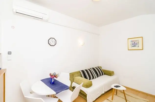 Apartment Vulicevic A2 (free private parking)